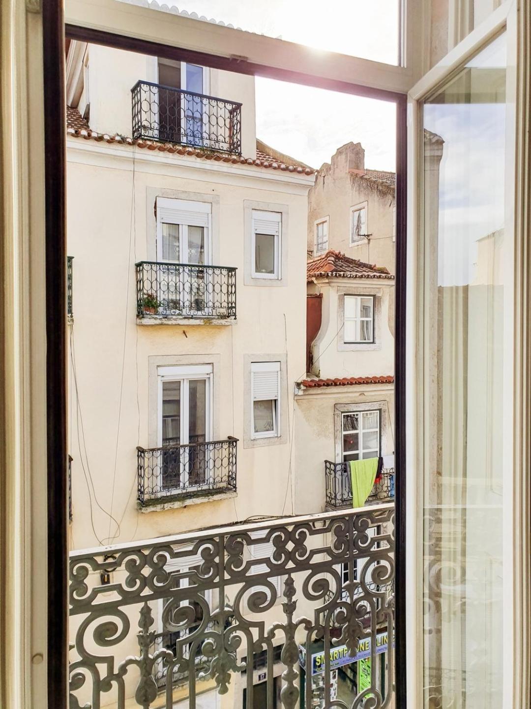 Apartment Charming Close To Lx Factory Lissabon